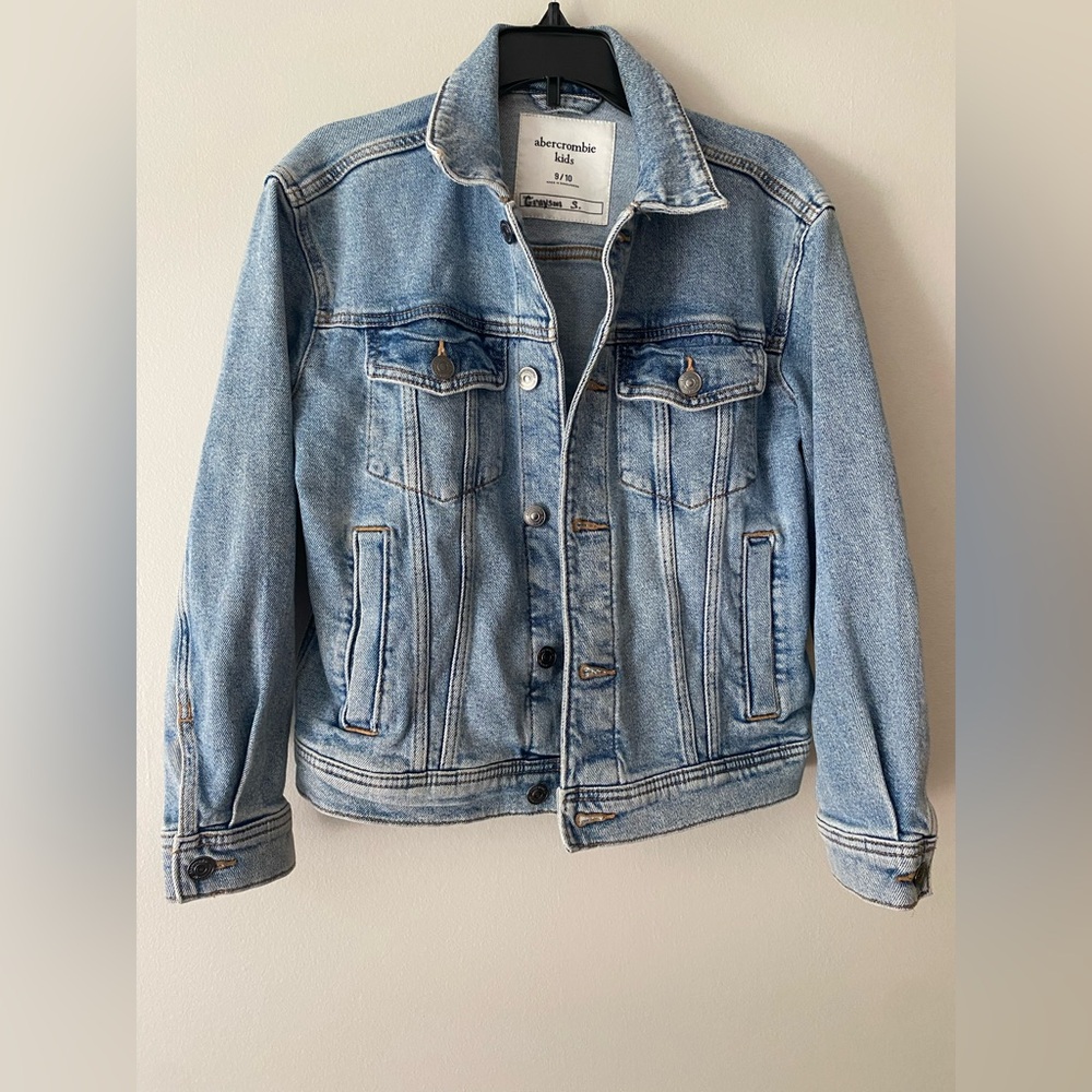 Abercrombie Kids Light Blue Denim Jacket Size 9/10